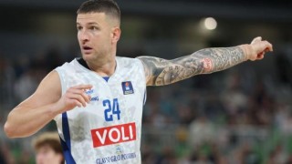 大家都是首发！东契奇1.65亿续约湖人&amp;amp;欧米奇曾效力于NBL广西威壮