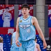 场均15.5分10.6板3助2.5帽！媒体人盘点本季球探观战时杨瀚森表现